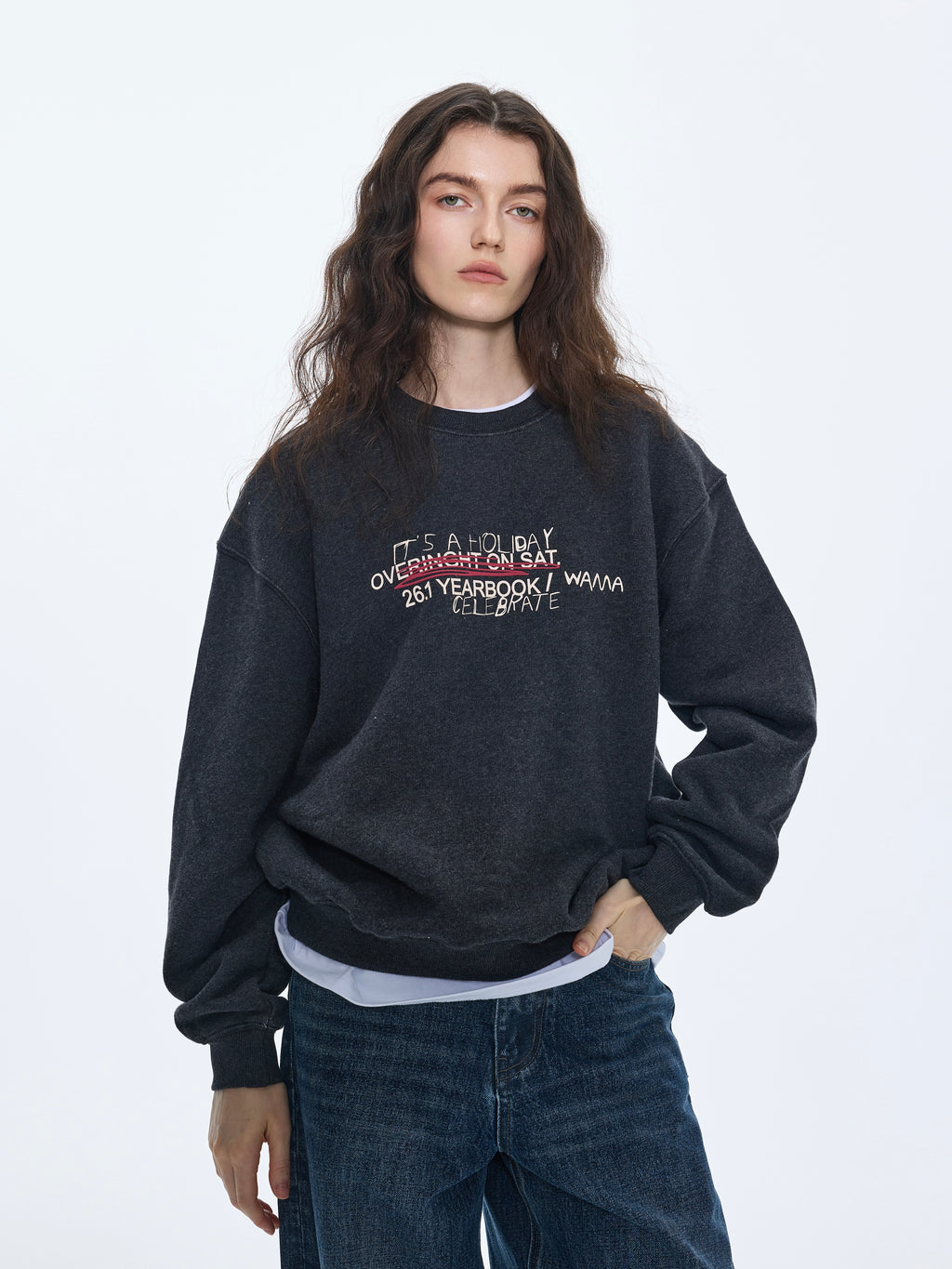 Pull ras du cou épais teint par pigmentation