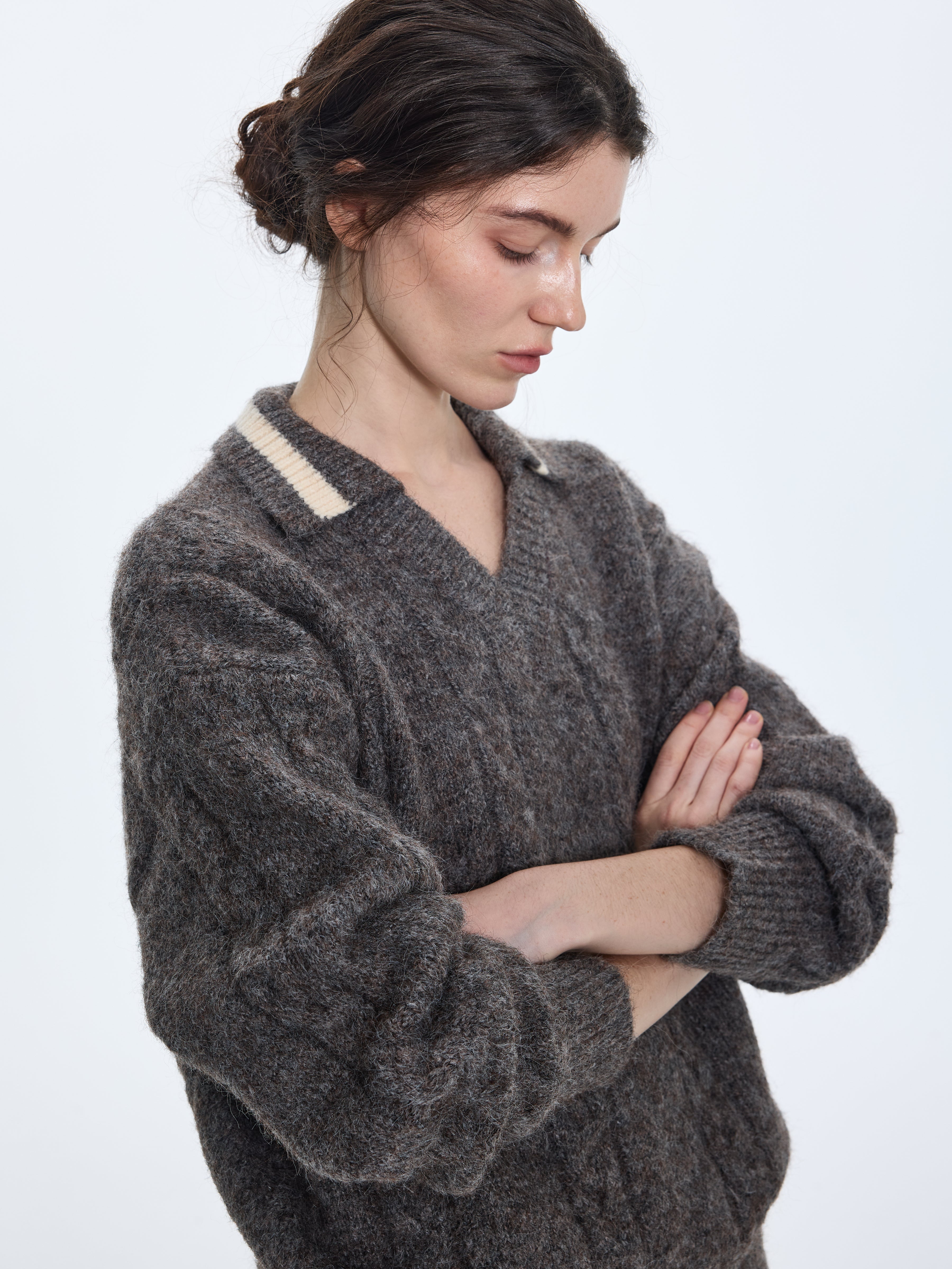 Polo de punto con cuello en V en mezcla de lana 