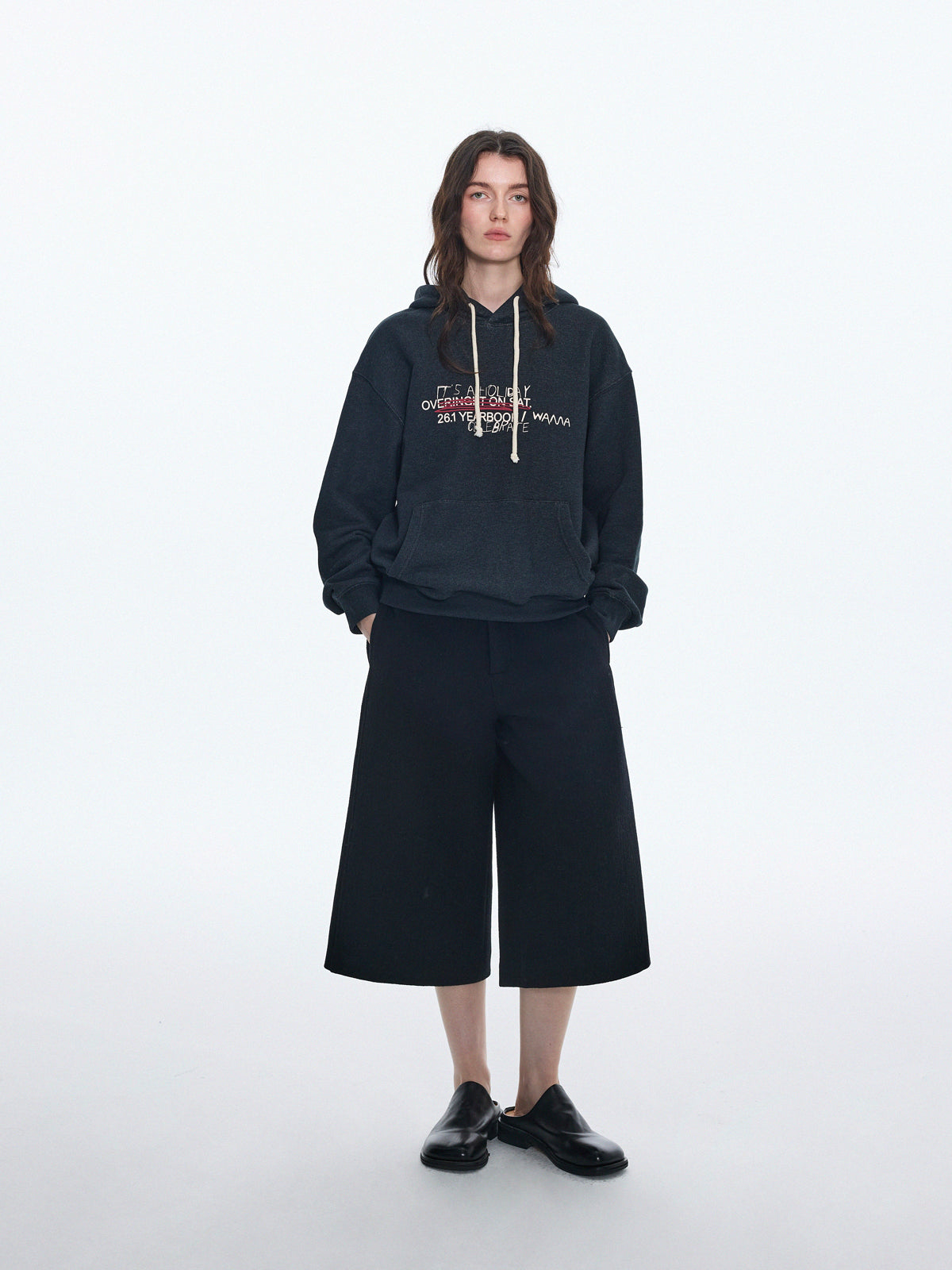 Sudadera con capucha teñida con pigmentos de peso pesado