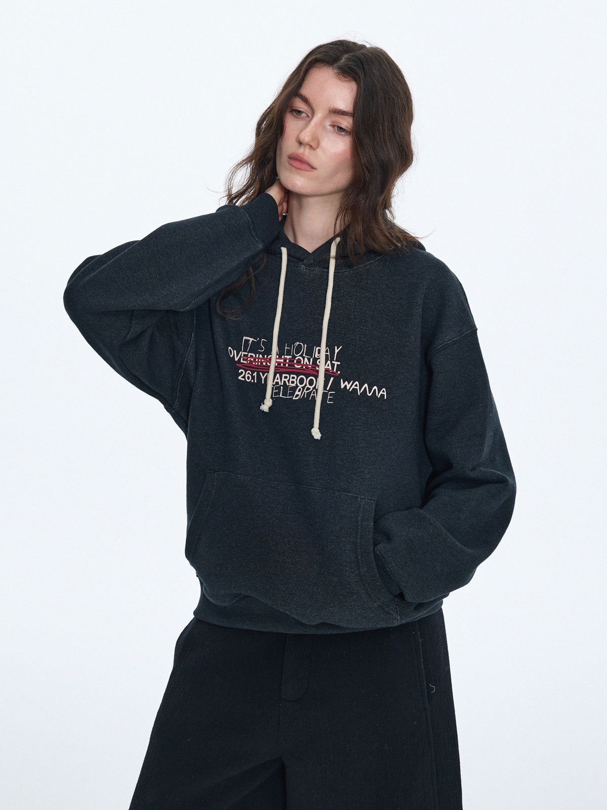 Sudadera con capucha teñida con pigmentos de peso pesado