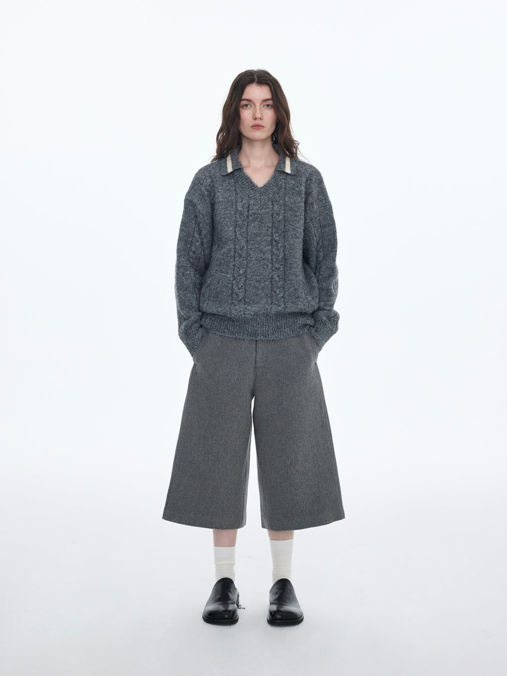 Polo de punto con cuello en V en mezcla de lana 