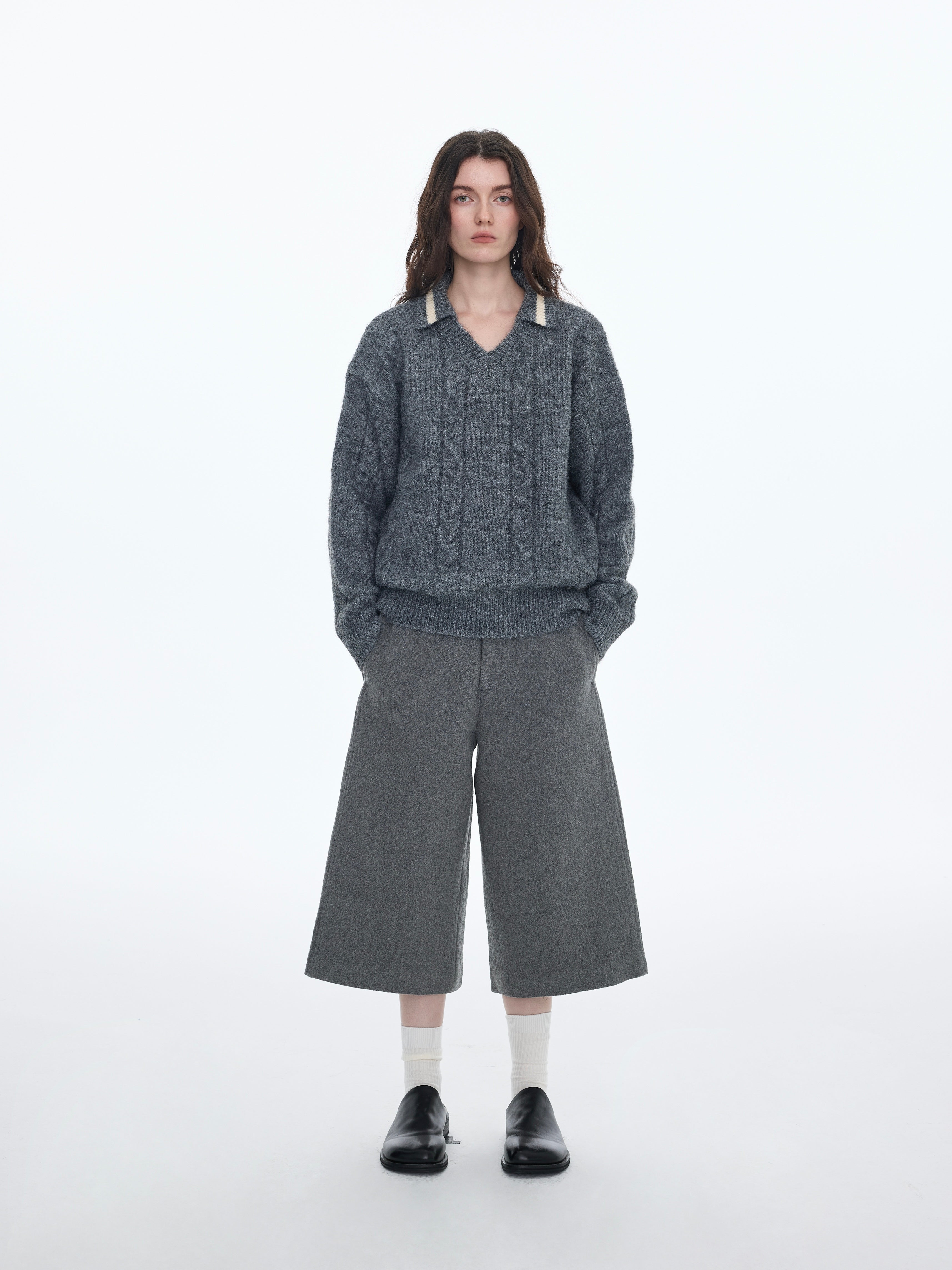 Polo de punto con cuello en V en mezcla de lana 