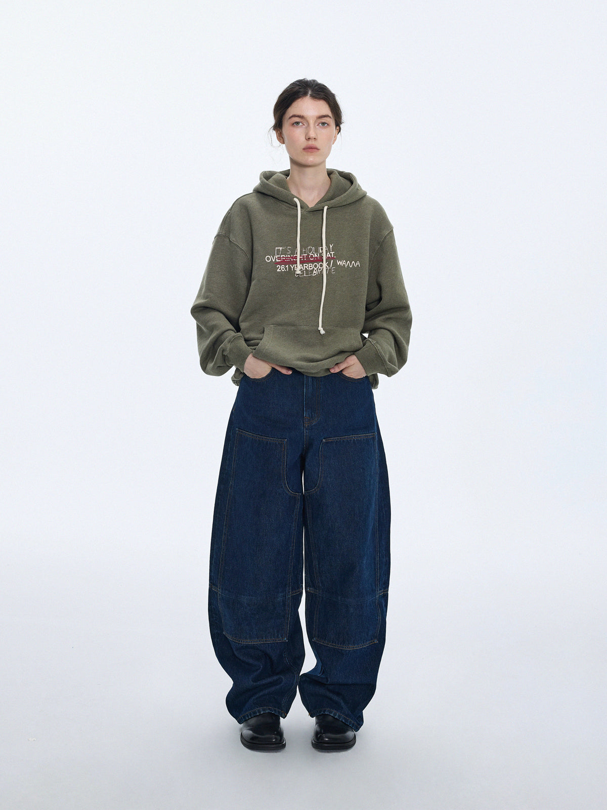 Sudadera con capucha teñida con pigmentos de peso pesado