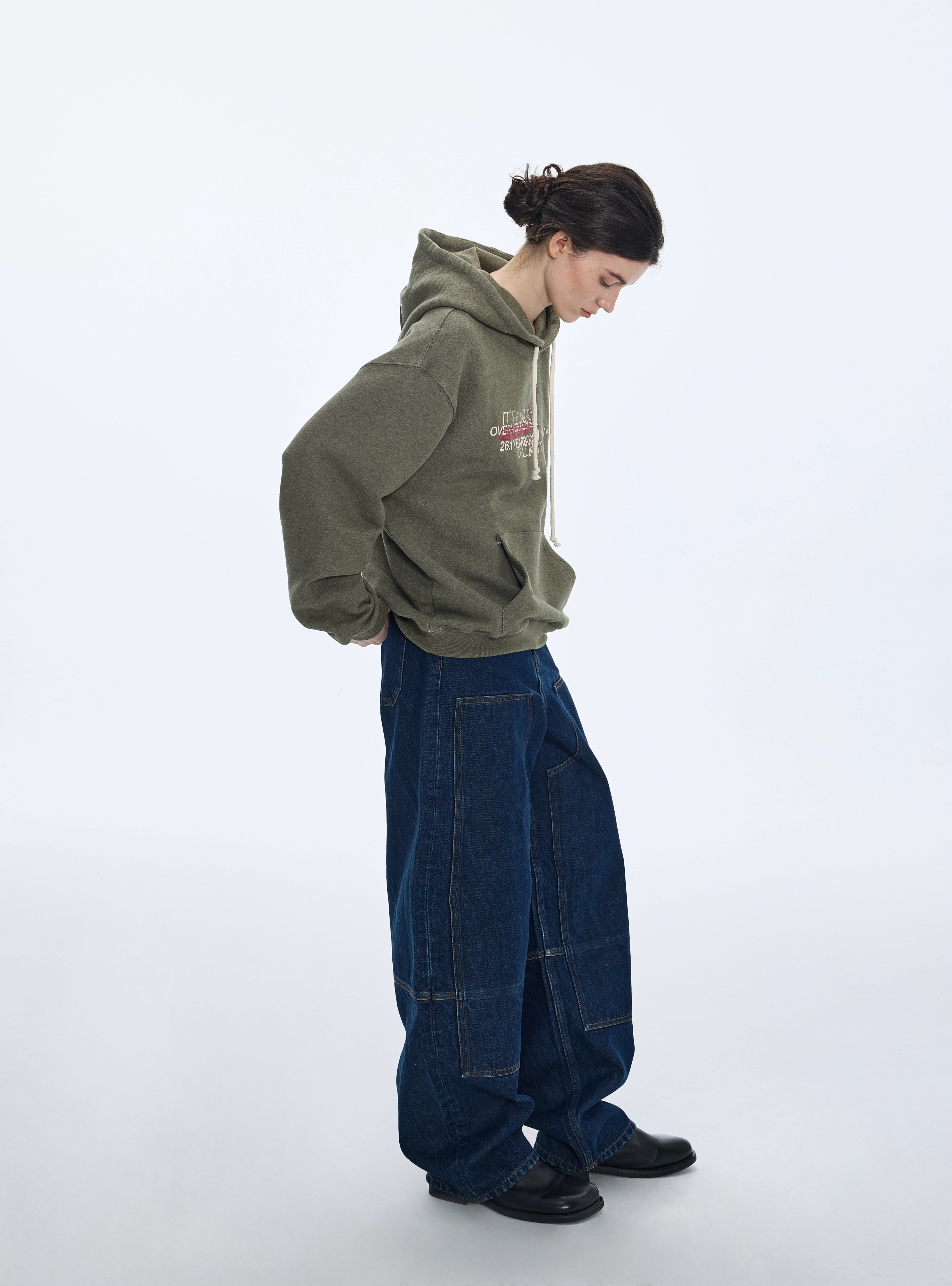 Vaqueros de pierna ancha con bolsillos utilitarios