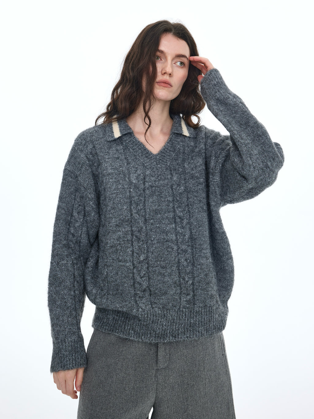 Polo de punto con cuello en V en mezcla de lana 