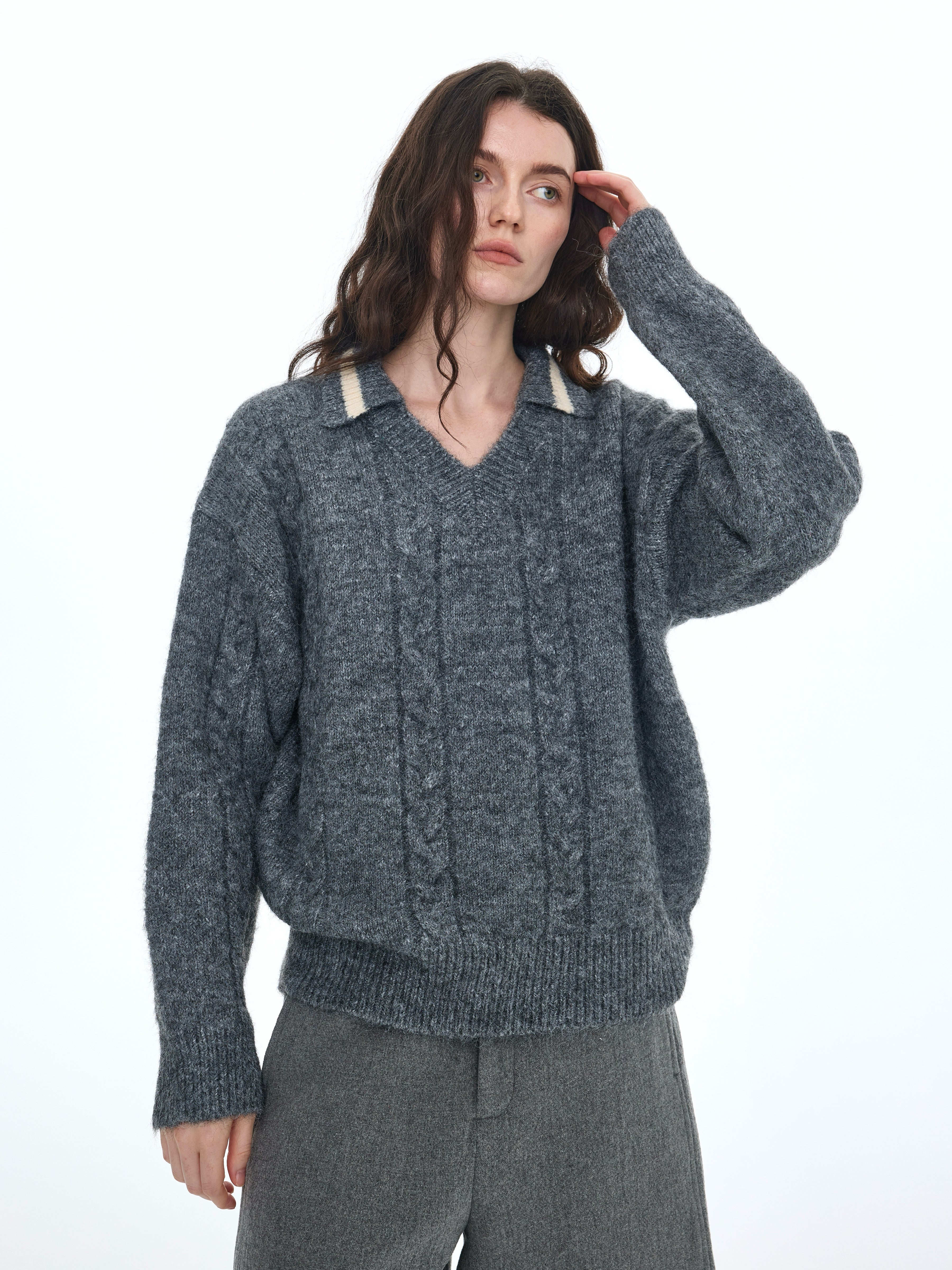 Polo de punto con cuello en V en mezcla de lana 