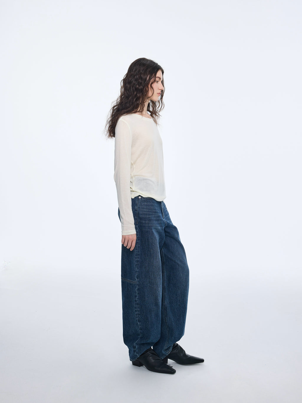 Curved‑Seam Bamboo‑Texture Jeans
