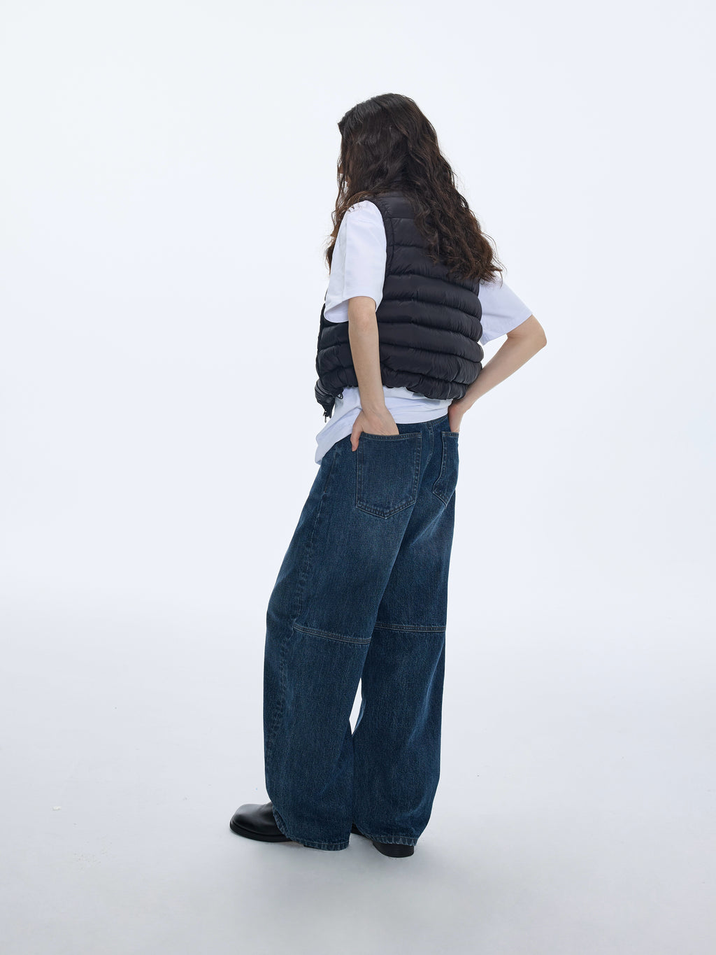 Curved‑Seam Bamboo‑Texture Jeans