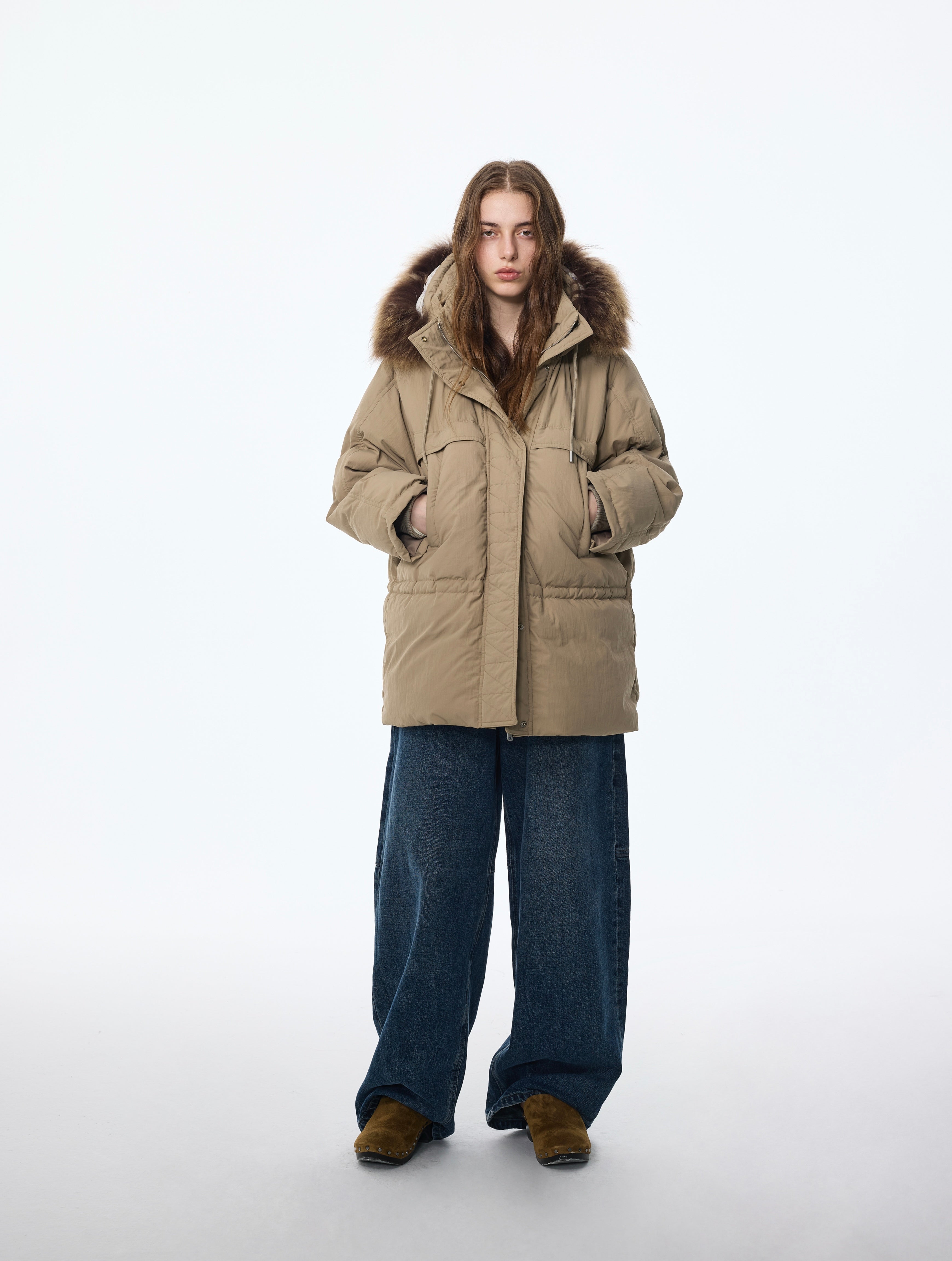 Doudoune à capuche bordée de fourrure de chien viverrin 