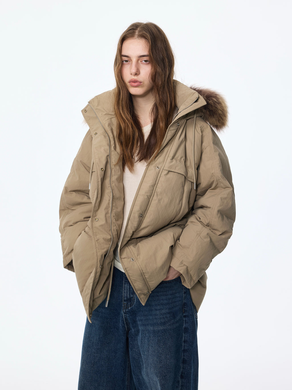 Doudoune à capuche bordée de fourrure de chien viverrin 