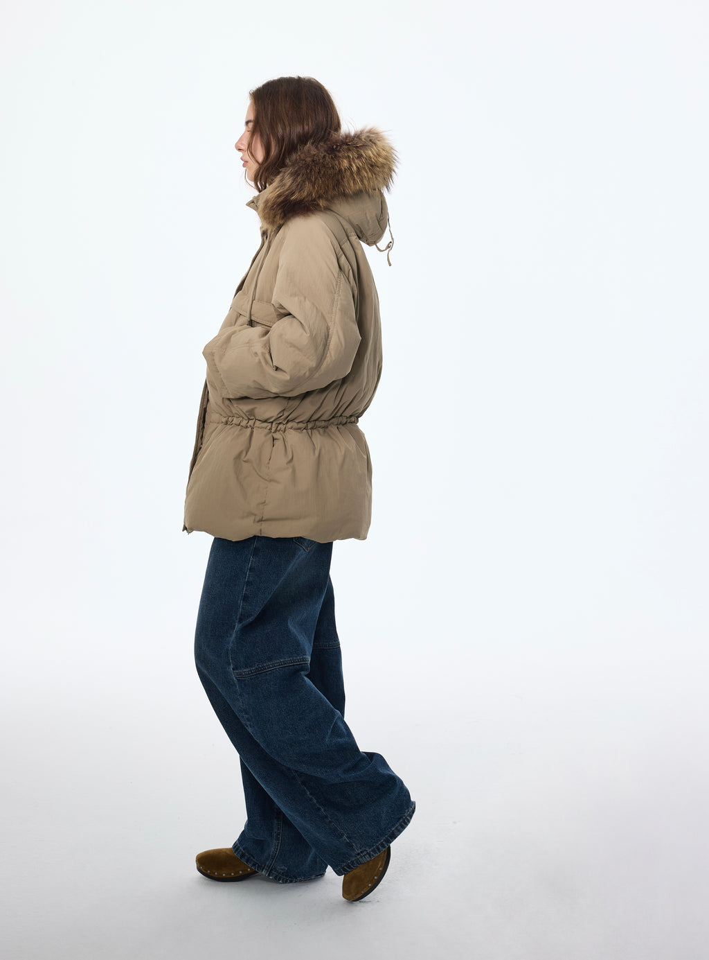 Doudoune à capuche bordée de fourrure de chien viverrin 