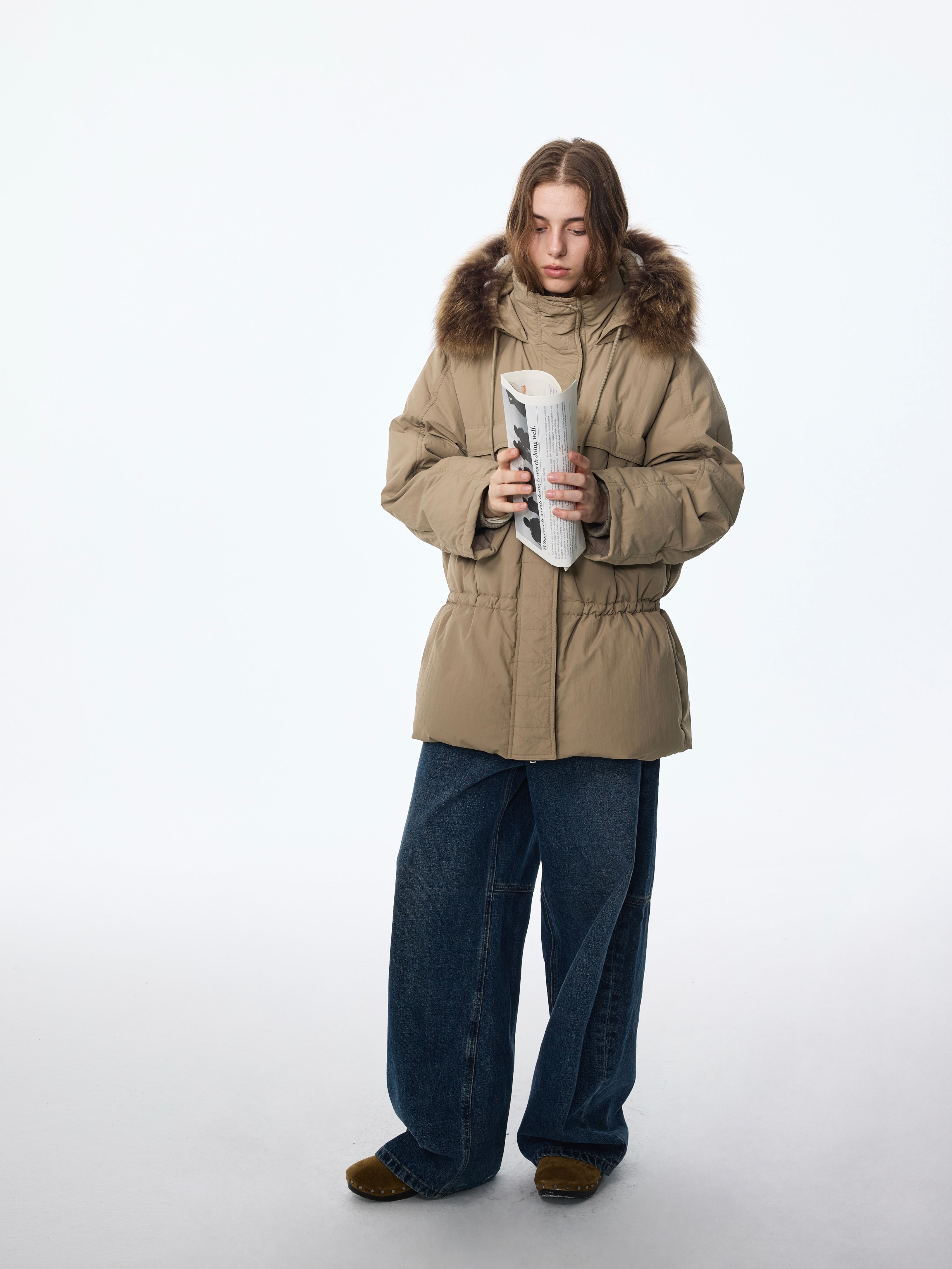 Doudoune à capuche bordée de fourrure de chien viverrin 